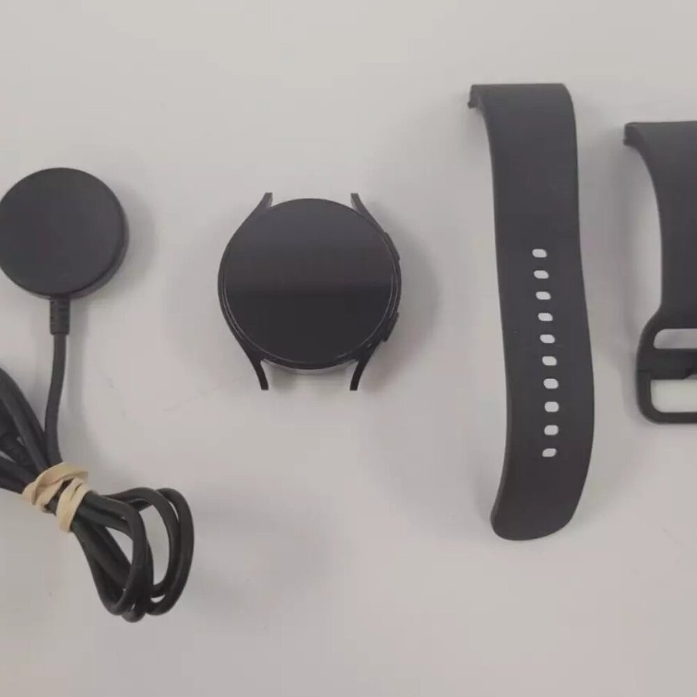 (64168-1) Samsung SM-R945F Smart Watch